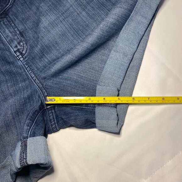 Simply Vera Wang Womens Denim Shorts 12 Stretch Cuffed Medium Wash Mid-Rise EUC - Picture 6 of 8